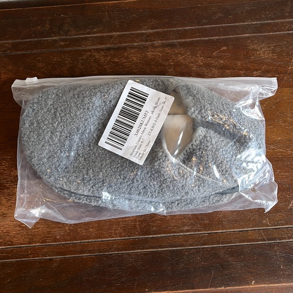 NWT Scurtain Unisex Adults Rubber Sole Slippers - Picture 10 of 10